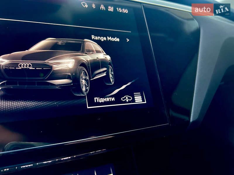 Позашляховик / Кросовер Audi e-tron 2022 в Дніпрі