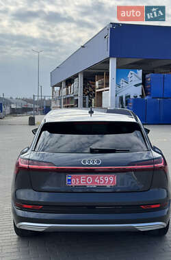 Внедорожник / Кроссовер Audi e-tron 2020 в 