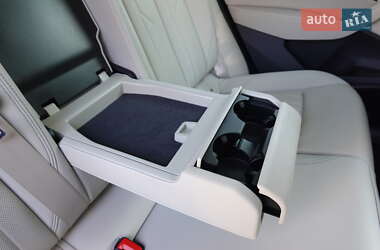 Внедорожник / Кроссовер Audi e-tron 2022 в 
