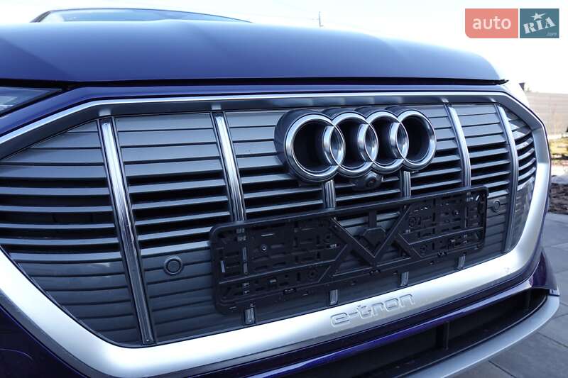 Позашляховик / Кросовер Audi e-tron 2022 в Києві
