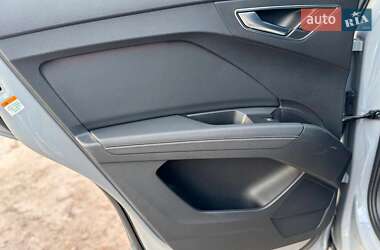 Внедорожник / Кроссовер Audi e-tron 2022 в 