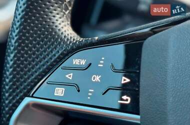 Внедорожник / Кроссовер Audi e-tron 2022 в 
