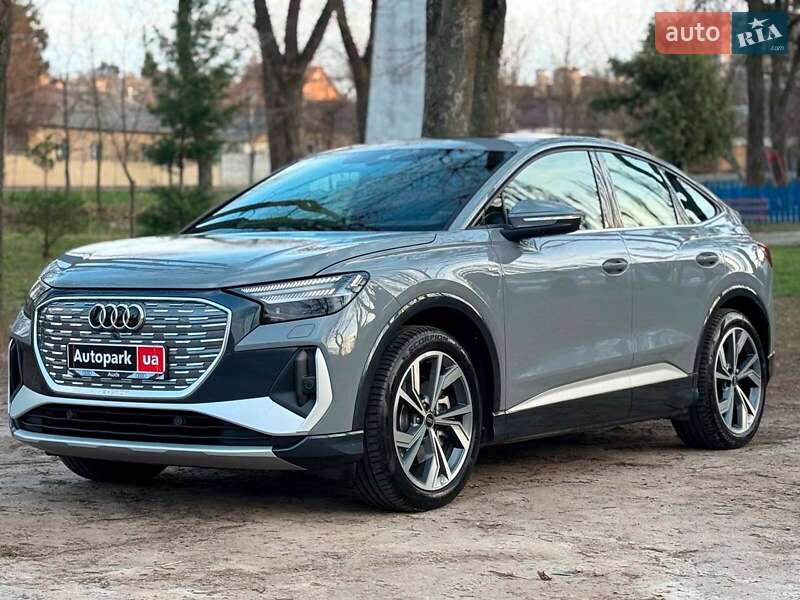 Внедорожник / Кроссовер Audi e-tron 2022 в 