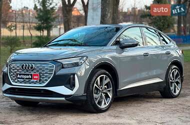 Внедорожник / Кроссовер Audi e-tron 2022 в 