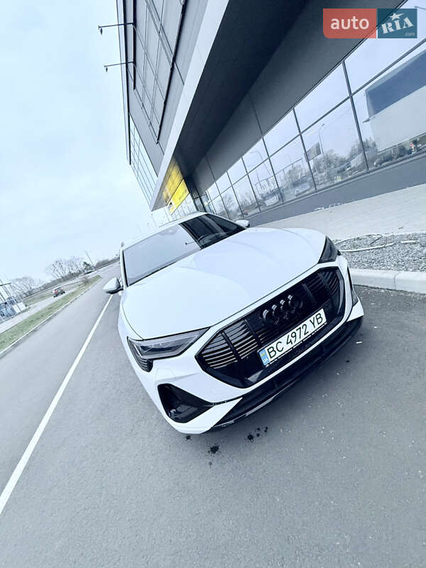 Audi e-tron 2019