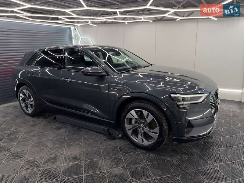 Внедорожник / Кроссовер Audi e-tron 2019 в Ужгороде