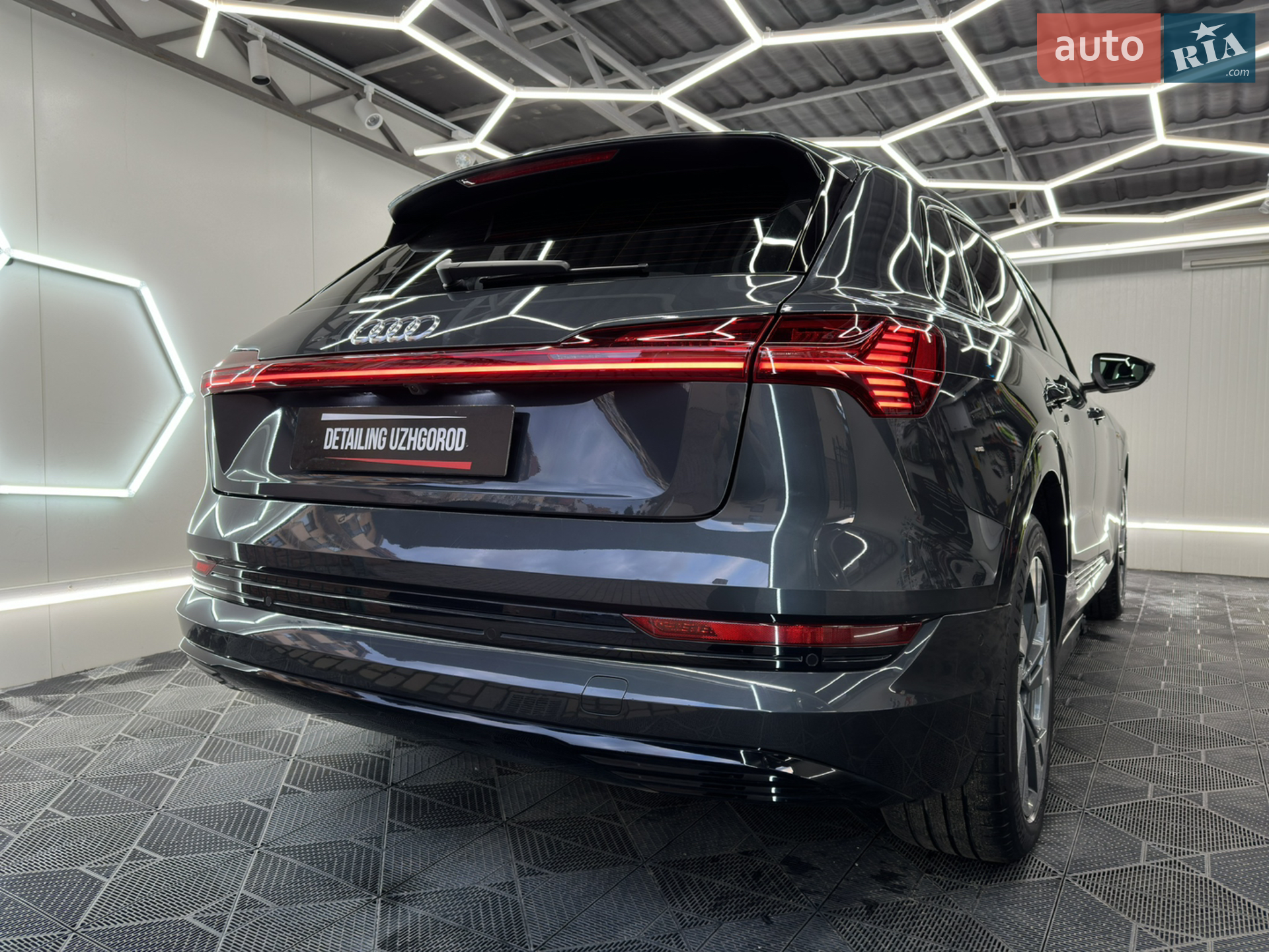 2019 Audi e-tron - мініатюра 8