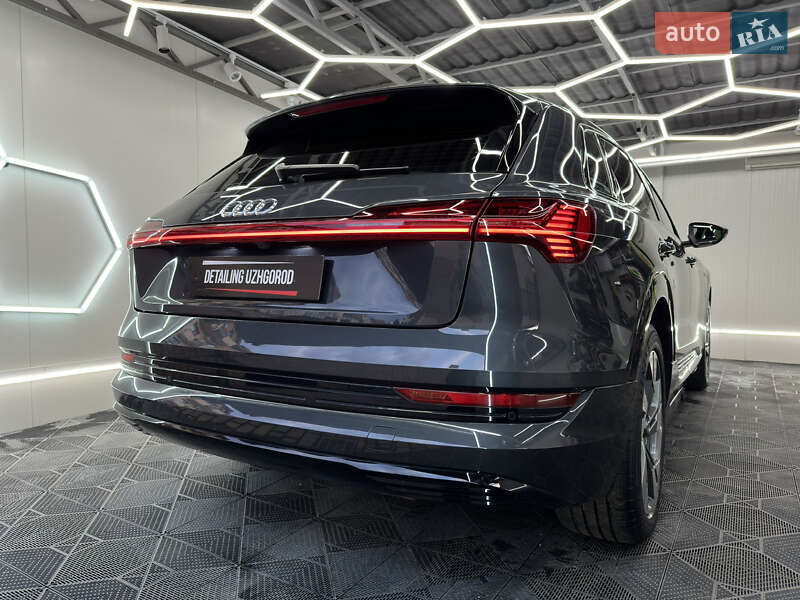 Внедорожник / Кроссовер Audi e-tron 2019 в Ужгороде