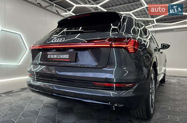Внедорожник / Кроссовер Audi e-tron 2019 в 