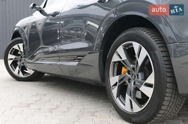 Внедорожник / Кроссовер Audi e-tron 2020 в 
