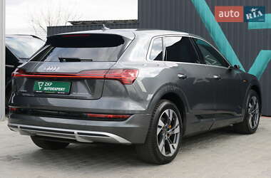 Внедорожник / Кроссовер Audi e-tron 2020 в 