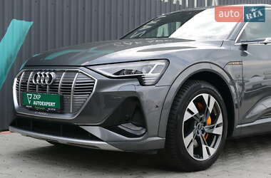 Внедорожник / Кроссовер Audi e-tron 2020 в 