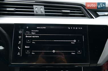 Внедорожник / Кроссовер Audi e-tron 2020 в 