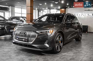 Внедорожник / Кроссовер Audi e-tron 2019 в 