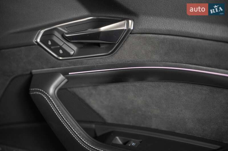 Внедорожник / Кроссовер Audi e-tron 2019 в Одессе