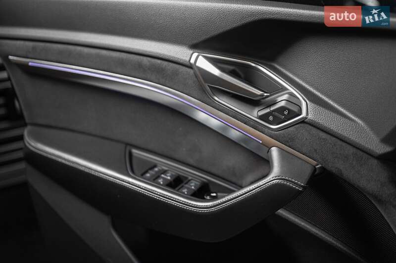 Внедорожник / Кроссовер Audi e-tron 2019 в Одессе