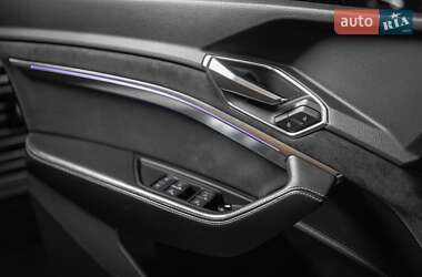 Внедорожник / Кроссовер Audi e-tron 2019 в 