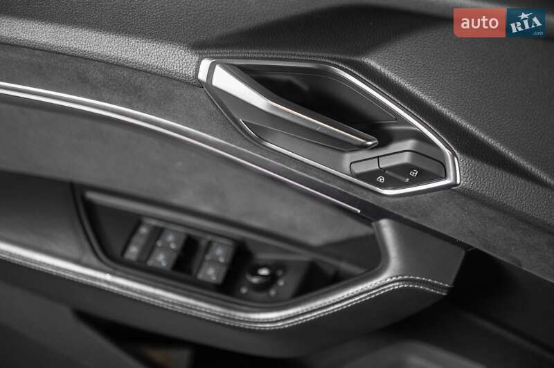 Внедорожник / Кроссовер Audi e-tron 2019 в Одессе