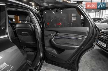 Внедорожник / Кроссовер Audi e-tron 2019 в 
