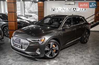 Внедорожник / Кроссовер Audi e-tron 2019 в 
