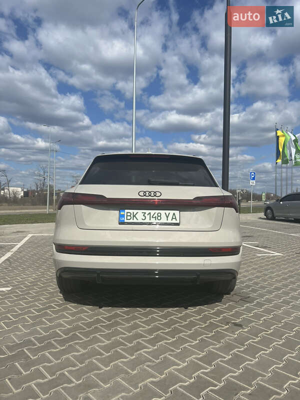 Внедорожник / Кроссовер Audi e-tron 2022 в Одессе