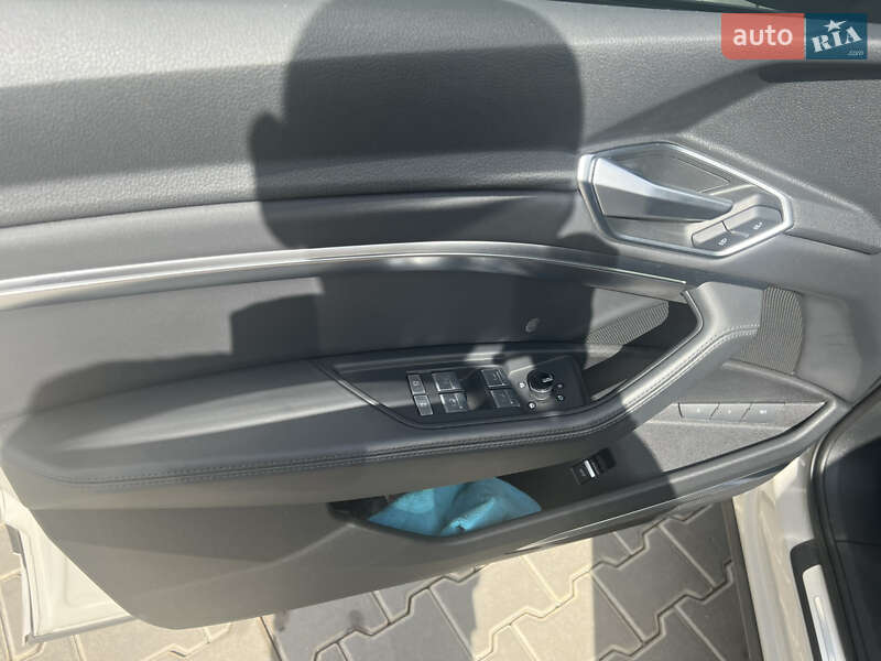 Внедорожник / Кроссовер Audi e-tron 2022 в Одессе