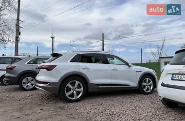 Внедорожник / Кроссовер Audi e-tron 2019 в 