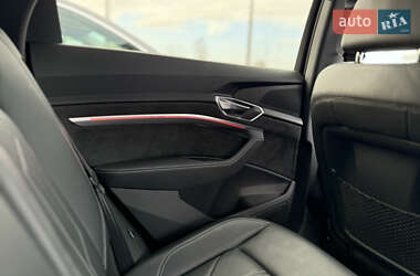 Внедорожник / Кроссовер Audi e-tron 2019 в 