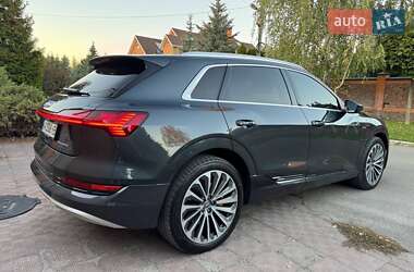 Внедорожник / Кроссовер Audi e-tron 2019 в 