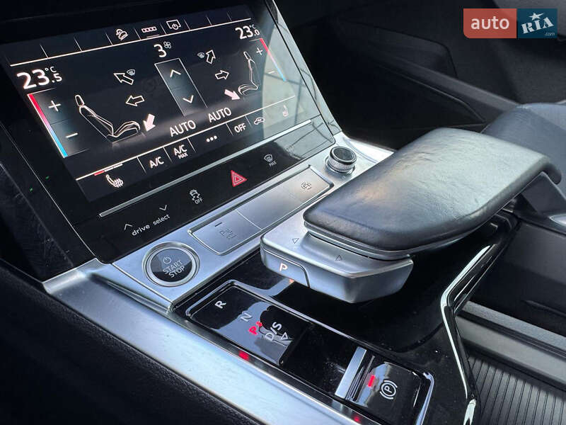 Внедорожник / Кроссовер Audi e-tron 2021 в Иршаве