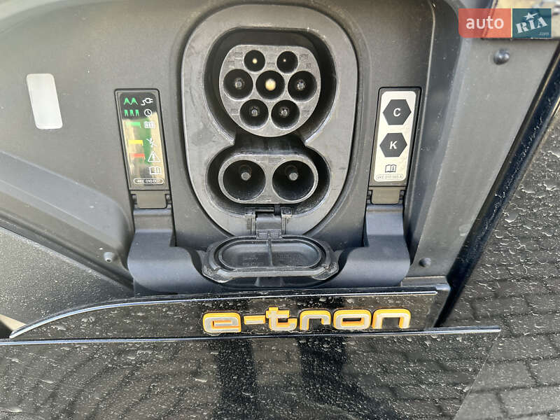 Внедорожник / Кроссовер Audi e-tron 2021 в Иршаве