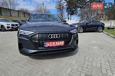 Внедорожник / Кроссовер Audi e-tron 2022 в 