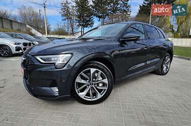 Внедорожник / Кроссовер Audi e-tron 2022 в 