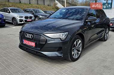Внедорожник / Кроссовер Audi e-tron 2022 в 