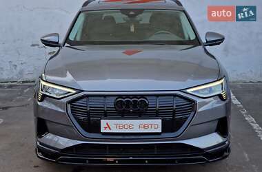 Внедорожник / Кроссовер Audi e-tron 2020 в 