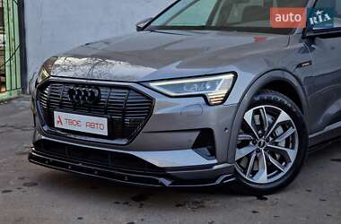 Внедорожник / Кроссовер Audi e-tron 2020 в 