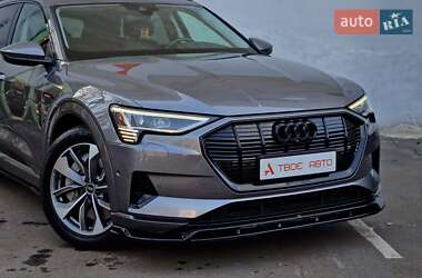 Внедорожник / Кроссовер Audi e-tron 2020 в 