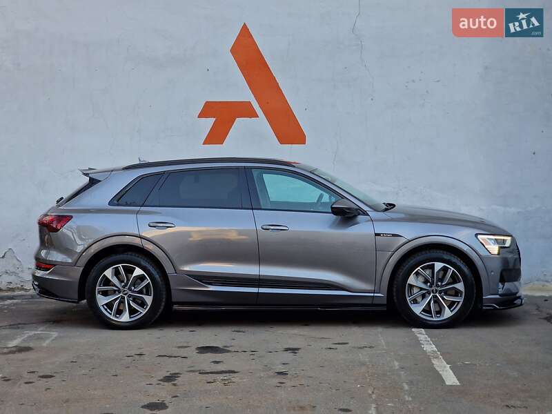 Внедорожник / Кроссовер Audi e-tron 2020 в Одессе