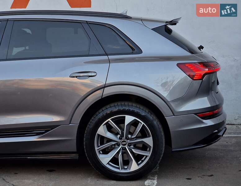 Внедорожник / Кроссовер Audi e-tron 2020 в Одессе