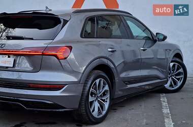 Внедорожник / Кроссовер Audi e-tron 2020 в 