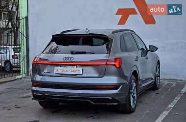 Внедорожник / Кроссовер Audi e-tron 2020 в 