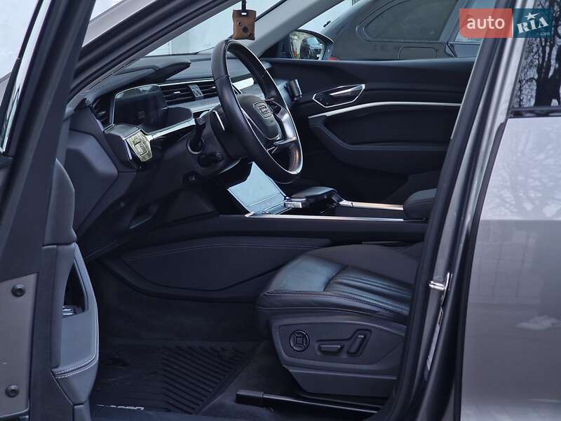 Внедорожник / Кроссовер Audi e-tron 2020 в Одессе