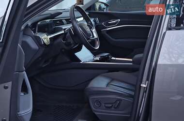 Внедорожник / Кроссовер Audi e-tron 2020 в 