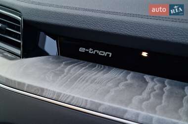 Внедорожник / Кроссовер Audi e-tron 2020 в 