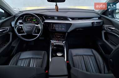Внедорожник / Кроссовер Audi e-tron 2020 в 