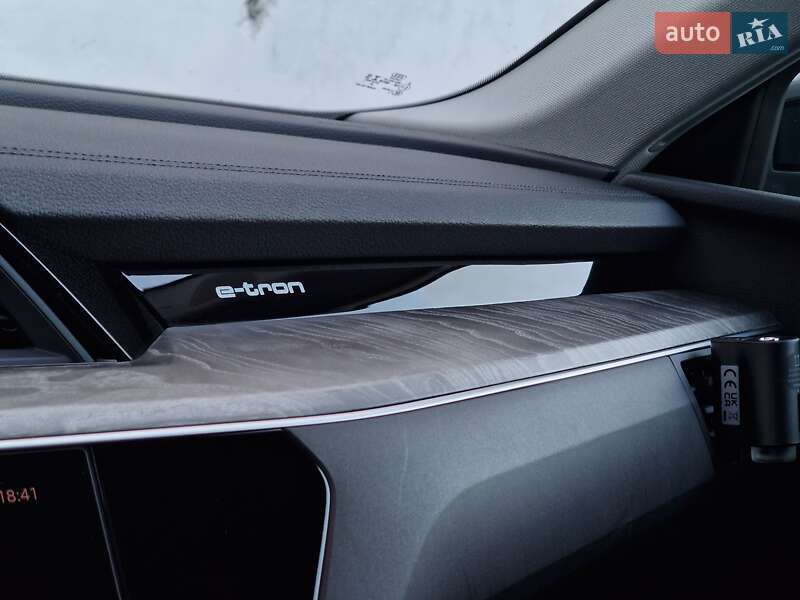Внедорожник / Кроссовер Audi e-tron 2020 в Одессе