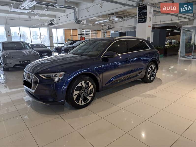 Позашляховик / Кросовер Audi e-tron 2021 в Києві