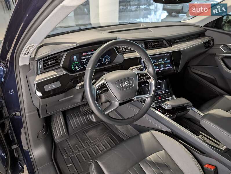 Позашляховик / Кросовер Audi e-tron 2021 в Києві