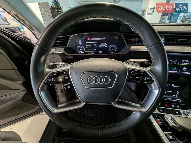 Позашляховик / Кросовер Audi e-tron 2021 в Києві