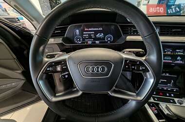 Внедорожник / Кроссовер Audi e-tron 2021 в 